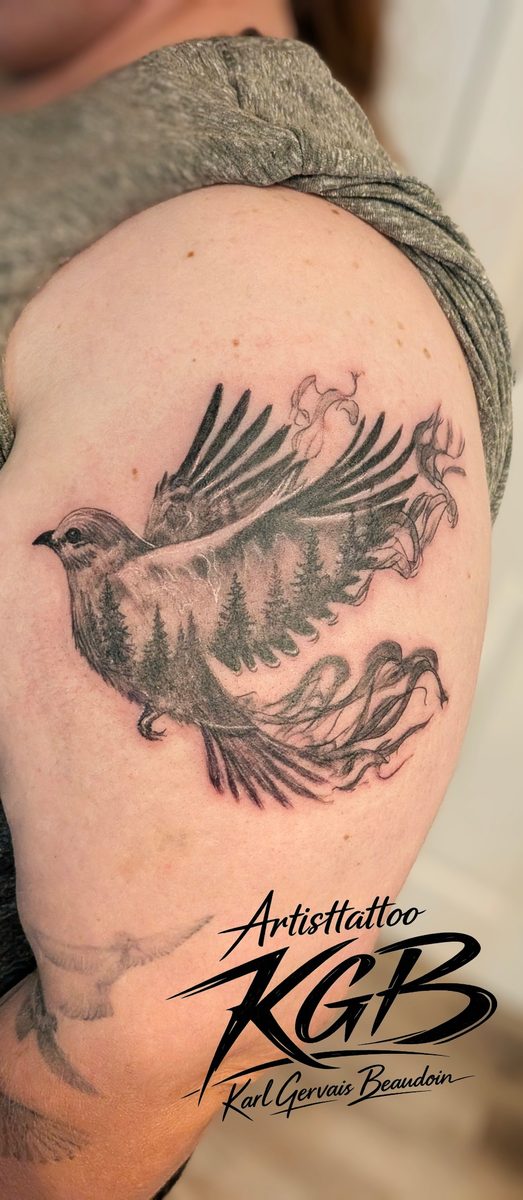Tatouage colombe double exposition forêt